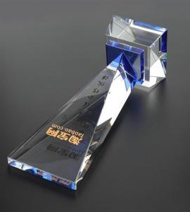 Cúp vinh danh khắc tên & logo – Niềm tự hào được trưng bày lâu dài